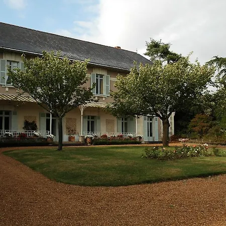 Bed and breakfast La Rousseliere 2*